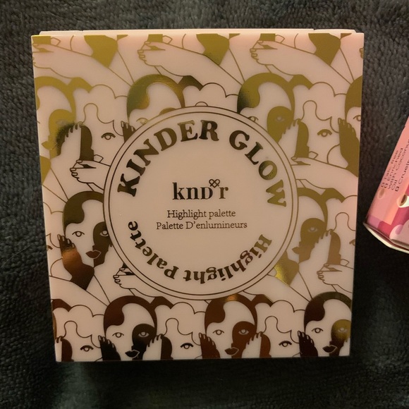 Highlighter palette! - Picture 4 of 5